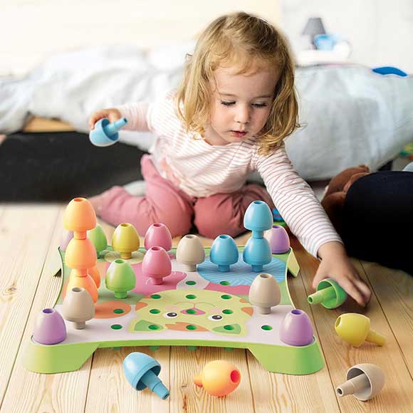 Gioco Quercetti con chiodoni grandi per bambini piccoli