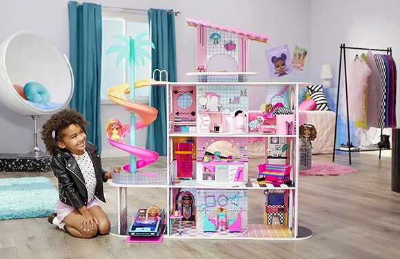 Casa LOL Surprise OMG: grande casa delle bambole con scivolo, stanze e accessori